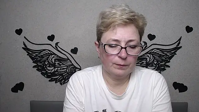 EmiliaGree online show from 05-17-26, 05:20