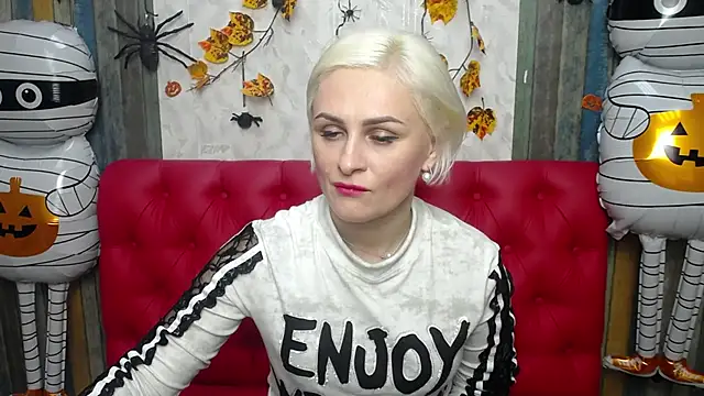 OliviaHorst online show from 10-26-25, 06:14