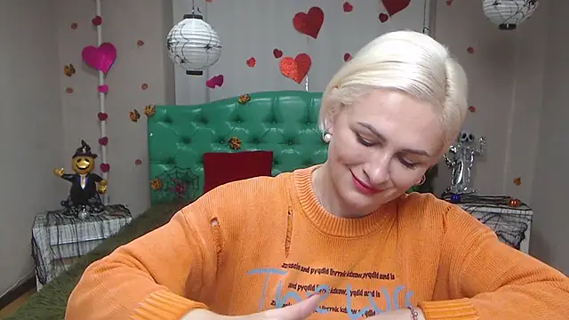 OliviaHorst online show from 11-06-25, 06:14