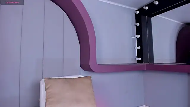 Snapshot of celestelewis chatting on 10-04-25, 07:34 celestelewis online show from 10-04-25, 07:34