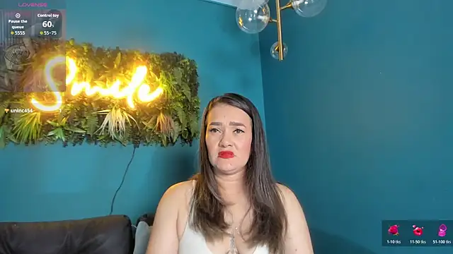 Snapshot of celestelewis chatting on 12-13-25, 07:53 celestelewis online show from 12-13-25, 07:53