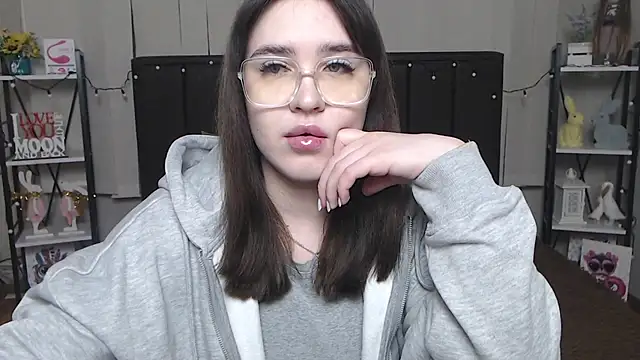 LauraHlot online show from 02-02-25, 06:53