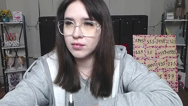 LauraHlot online show from 02-02-25, 09:56