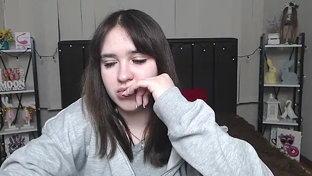 LauraHlot online show from 02-03-25, 04:25