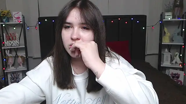 LauraHlot online show from 02-08-25, 09:25