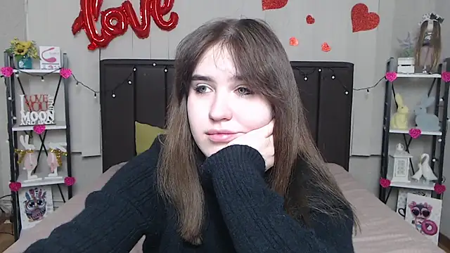 LauraHlot online show from 02-24-25, 03:33