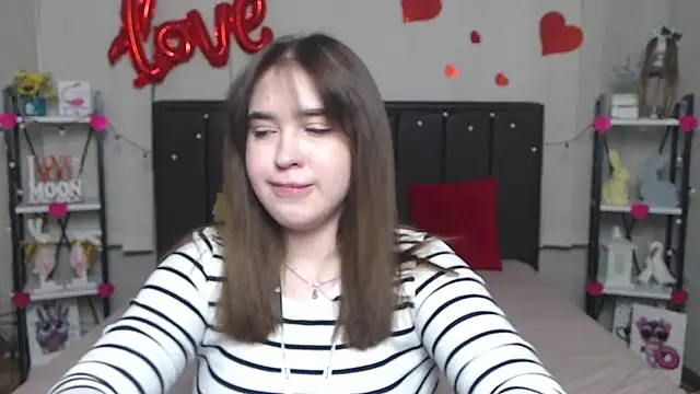 LauraHlot online show from 03-08-25, 09:50