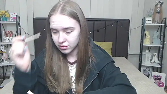 LauraHlot online show from 09-13-25, 05:57