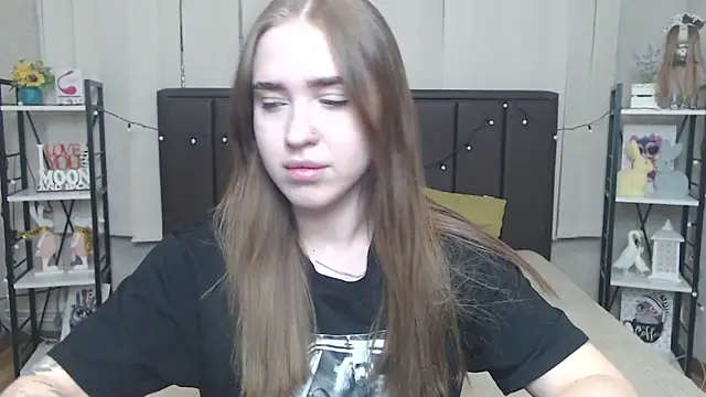 LauraHlot online show from 09-24-25, 05:44