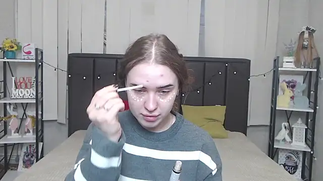 LauraHlot online show from 09-29-25, 05:56