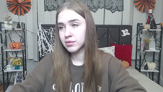 LauraHlot online show from 10-20-25, 07:03