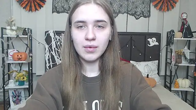 LauraHlot online show from 11-10-25, 06:29