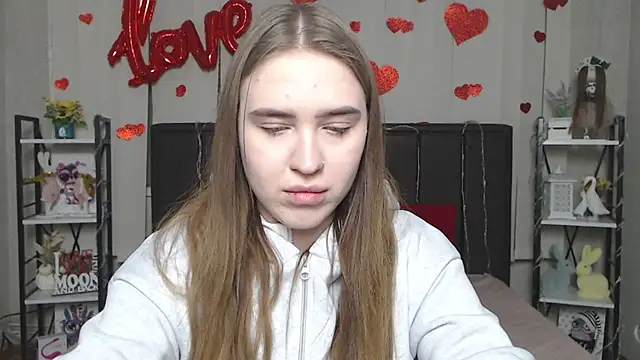 LauraHlot online show from 02-01-26, 06:28