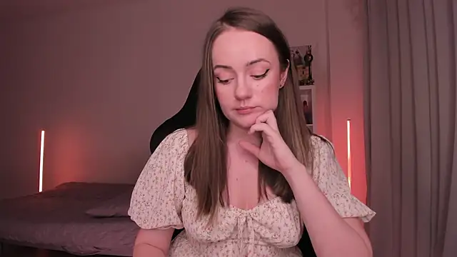 Snapshot of WalkingGirl chatting on 01-26-25, 08:23 WalkingGirl online show from 01-26-25, 08:23