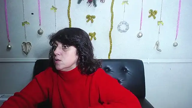 Snapshot of LuciaMii chatting on 12-27-24, 06:10 LuciaMii online show from 12-27-24, 06:10