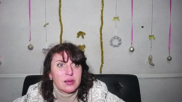 Snapshot of LuciaMii chatting on 01-14-25, 06:07 LuciaMii online show from 01-14-25, 06:07