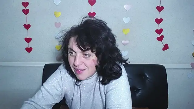 Snapshot of LuciaMii chatting on 01-27-25, 12:33 LuciaMii online show from 01-27-25, 12:33