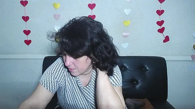Snapshot of LuciaMii chatting on 01-27-25, 03:37 LuciaMii online show from 01-27-25, 03:37