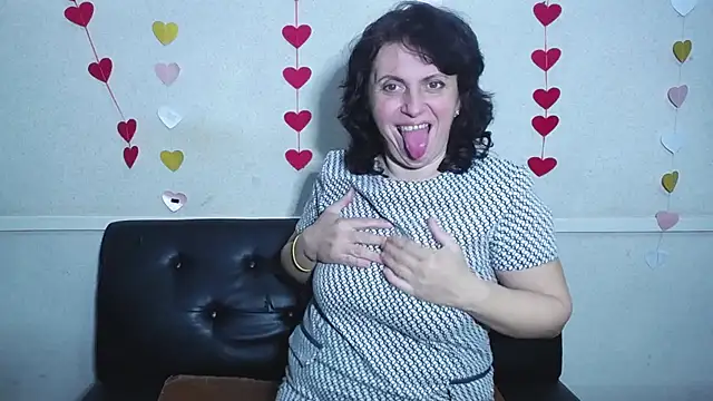 Snapshot of LuciaMii chatting on 02-01-25, 09:40 LuciaMii online show from 02-01-25, 09:40