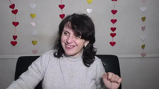 Snapshot of LuciaMii chatting on 02-11-25, 06:11 LuciaMii online show from 02-11-25, 06:11