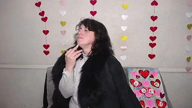 Snapshot of LuciaMii chatting on 02-14-25, 03:22 LuciaMii online show from 02-14-25, 03:22
