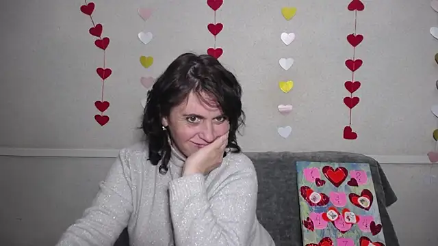 Snapshot of LuciaMii chatting on 02-15-25, 12:22 LuciaMii online show from 02-15-25, 12:22
