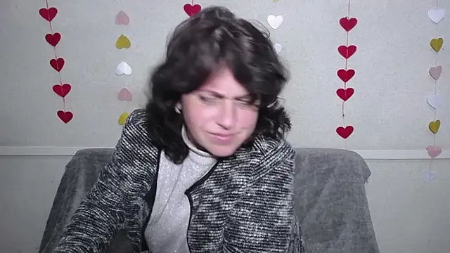 Snapshot of LuciaMii chatting on 02-20-25, 12:19 LuciaMii online show from 02-20-25, 12:19