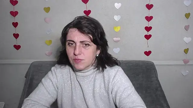 Snapshot of LuciaMii chatting on 02-24-25, 06:04 LuciaMii online show from 02-24-25, 06:04