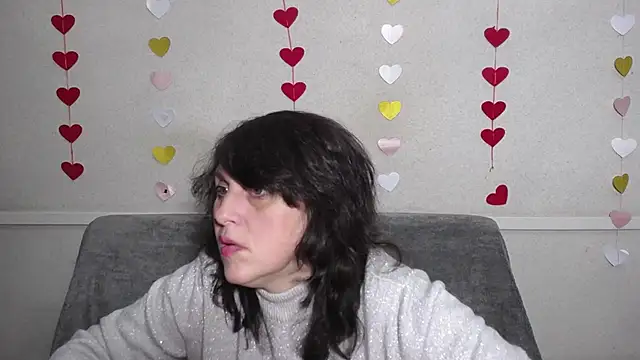 Snapshot of LuciaMii chatting on 02-25-25, 05:58 LuciaMii online show from 02-25-25, 05:58