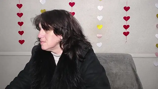 Snapshot of LuciaMii chatting on 02-28-25, 01:47 LuciaMii online show from 02-28-25, 01:47