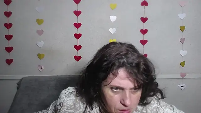 Snapshot of LuciaMii chatting on 03-02-25, 06:05 LuciaMii online show from 03-02-25, 06:05