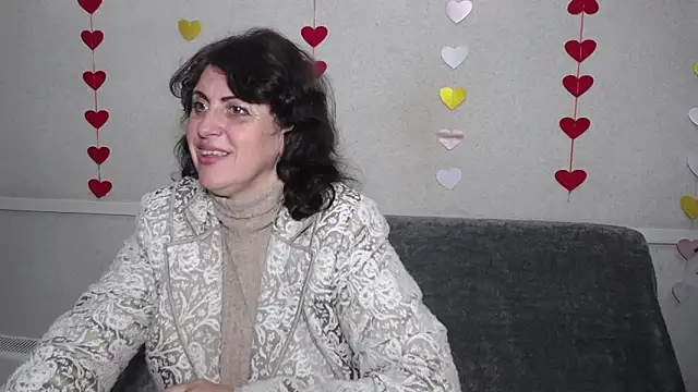 Snapshot of LuciaMii chatting on 03-08-25, 06:10 LuciaMii online show from 03-08-25, 06:10