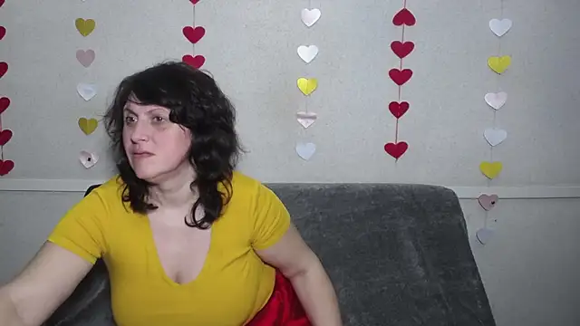 Snapshot of LuciaMii chatting on 03-11-25, 03:16 LuciaMii online show from 03-11-25, 03:16