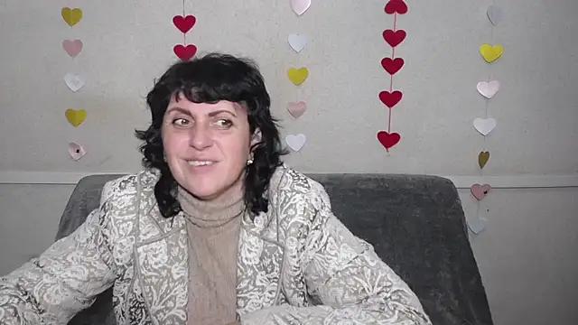 Snapshot of LuciaMii chatting on 03-12-25, 06:00 LuciaMii online show from 03-12-25, 06:00
