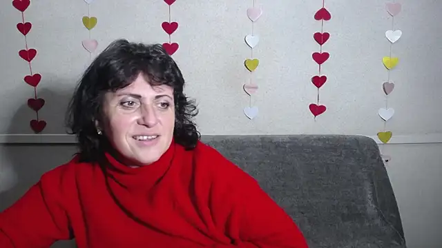 Snapshot of LuciaMii chatting on 03-16-25, 06:09 LuciaMii online show from 03-16-25, 06:09