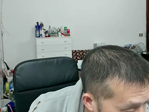 zwc147369 online show from 12-14-25, 07:51