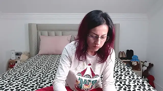 CatWoman0001 online show from 12-16-25, 08:36