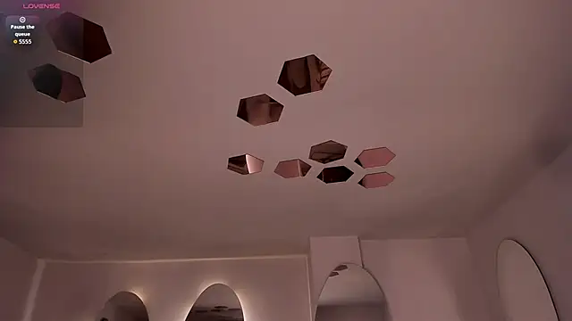 ValeriaVelvet online show from 04-06-26, 12:06