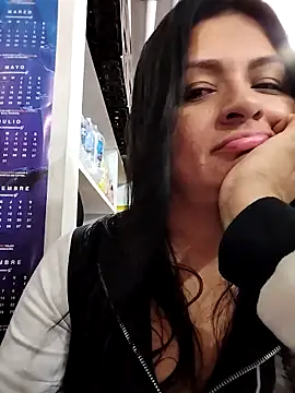 Linda Lars online show from 02-20-25, 03:34