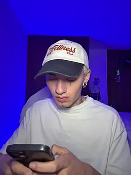 Snapshot of jackfrost_18 chatting on 07-05-26, 04:07 jackfrost 18 online show from 07-05-26, 04:07