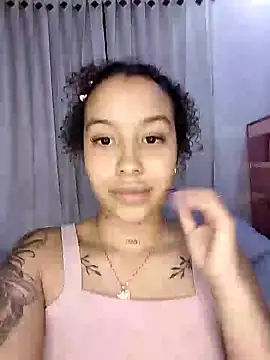 Snapshot of MarieLeon chatting on 03-06-25, 04:41 MarieLeon online show from 03-06-25, 04:41