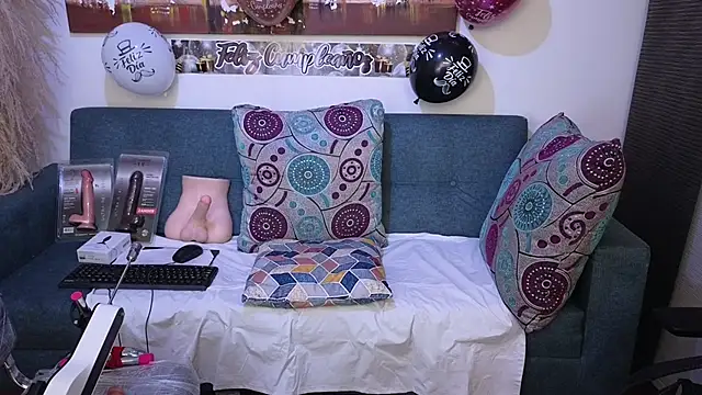 Snapshot of anellejones chatting on 03-13-25, 03:22 anellejones online show from 03-13-25, 03:22