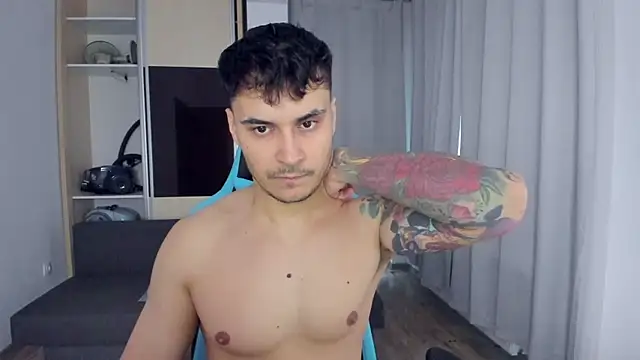 Snapshot of MatMalonne chatting on 12-31-24, 02:25 MatMalonne online show from 12-31-24, 02:25