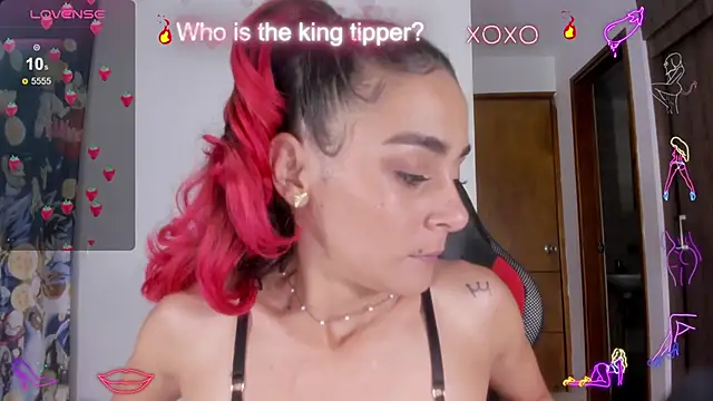 Snapshot of serafelle chatting on 12-18-24, 04:20 serafelle online show from 12-18-24, 04:20