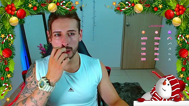 Snapshot of Ares_blue chatting on 12-14-24, 11:39 Ares blue online show from 12-14-24, 11:39