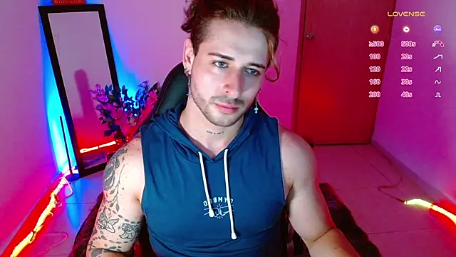 Snapshot of Ares_blue chatting on 01-03-25, 11:14 Ares blue online show from 01-03-25, 11:14