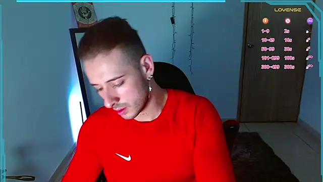 Snapshot of Ares_blue chatting on 01-09-25, 11:14 Ares blue online show from 01-09-25, 11:14