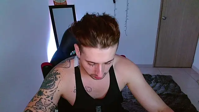 Snapshot of Ares_blue chatting on 01-15-25, 11:21 Ares blue online show from 01-15-25, 11:21