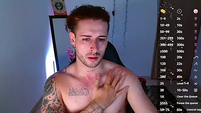Snapshot of Ares_blue chatting on 01-17-25, 10:44 Ares blue online show from 01-17-25, 10:44
