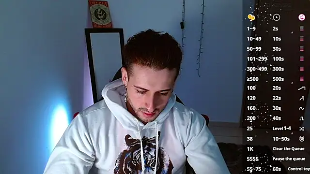 Snapshot of Ares_blue chatting on 01-18-25, 11:32 Ares blue online show from 01-18-25, 11:32